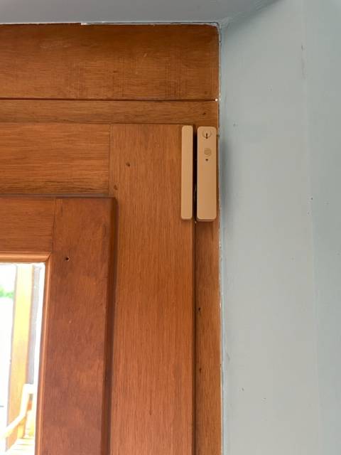 Installation d'une alarme avec détecteurs d'ouverture et de mouvement par un électricien professionnel dans le secteur de Goderville 76.