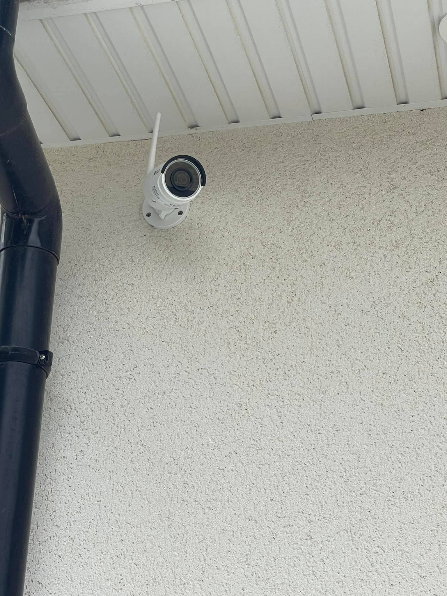 Pose d'alarme avec cameras de vidéos surveillance connectée pour votre maison près de Goderville 76 par électricien professionnelle dans la domotique.