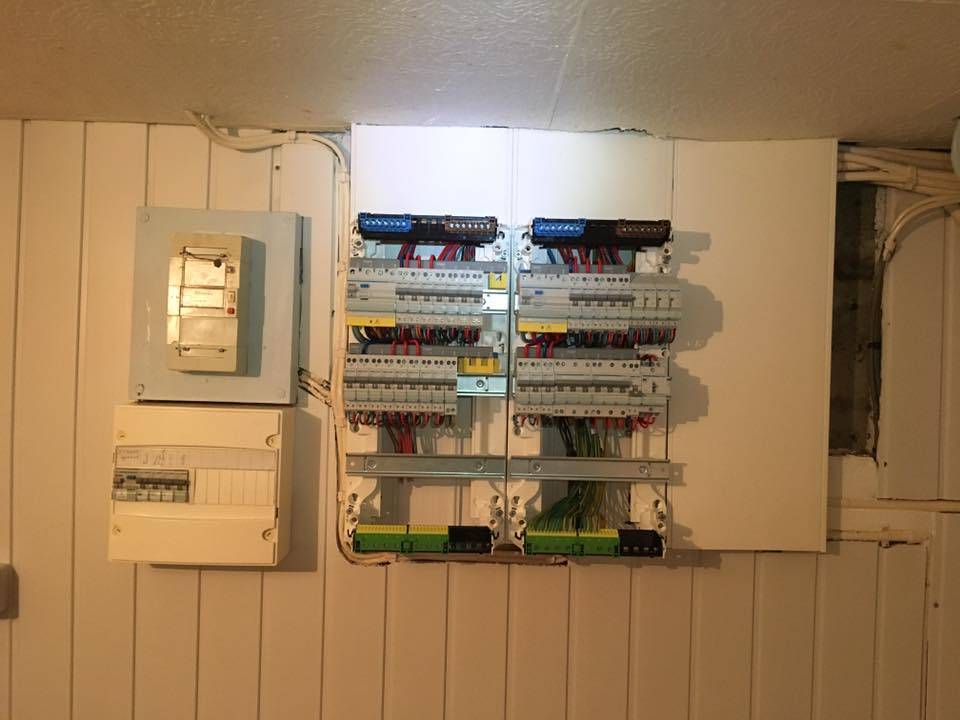 Rénovation tableau électrique par un électricien professionnel dans le secteur de Fécamp 76.