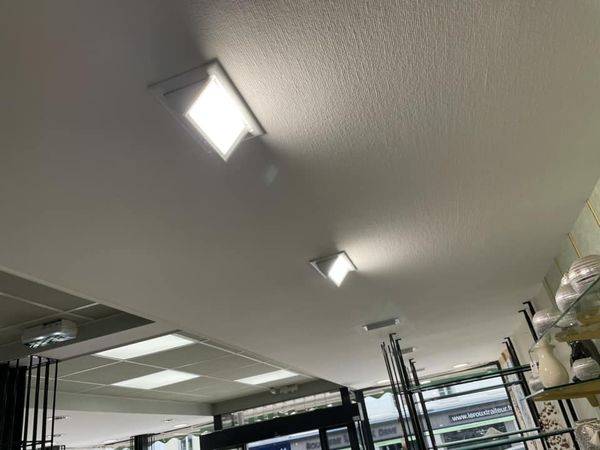 Remplacement d'éclairage par du LED économique et durable dans un commerce sur Goderville 76