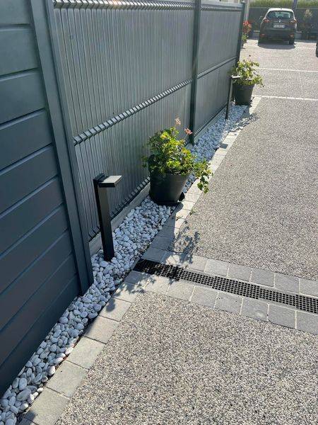 Recherche électricien professionnel pour la pose de bornes lumineuses extérieures contemporaine sur le secteur de Bolbec 76