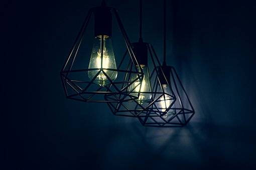 Recherche électricien pour effectuer l'installation d'un plafonnier sur le secteur de Goderville 76