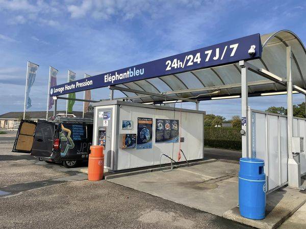 Commerçant recherche un électricien pour le remplacement de luminaire sur un commerce de Goderville 76